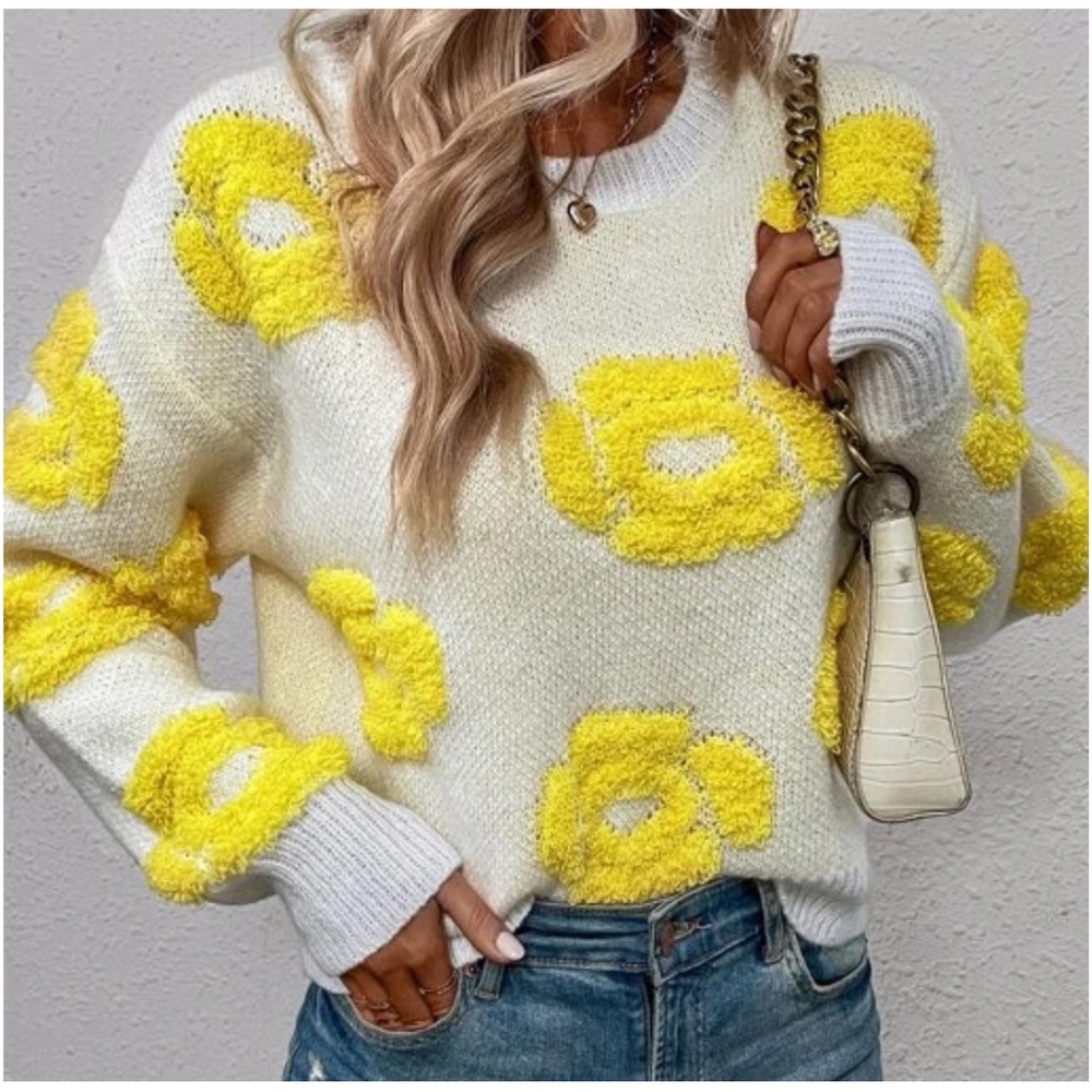 09 Cozy Floral Fuzzy Loose Fit Sweater Top - Picture 6 of 8